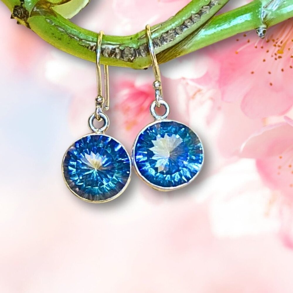 TGGC Beautiful bezel Set Round Mystic Sapphire 925 Sterling Silver, Hook